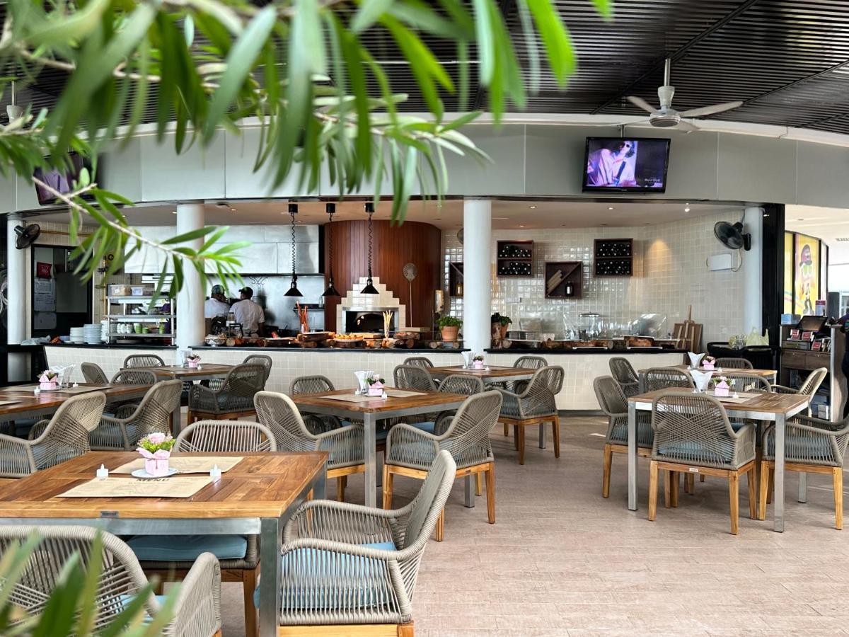 Hard Rock Hotel Penang Batu Feringgi Εξωτερικό φωτογραφία The interior of the restaurant
