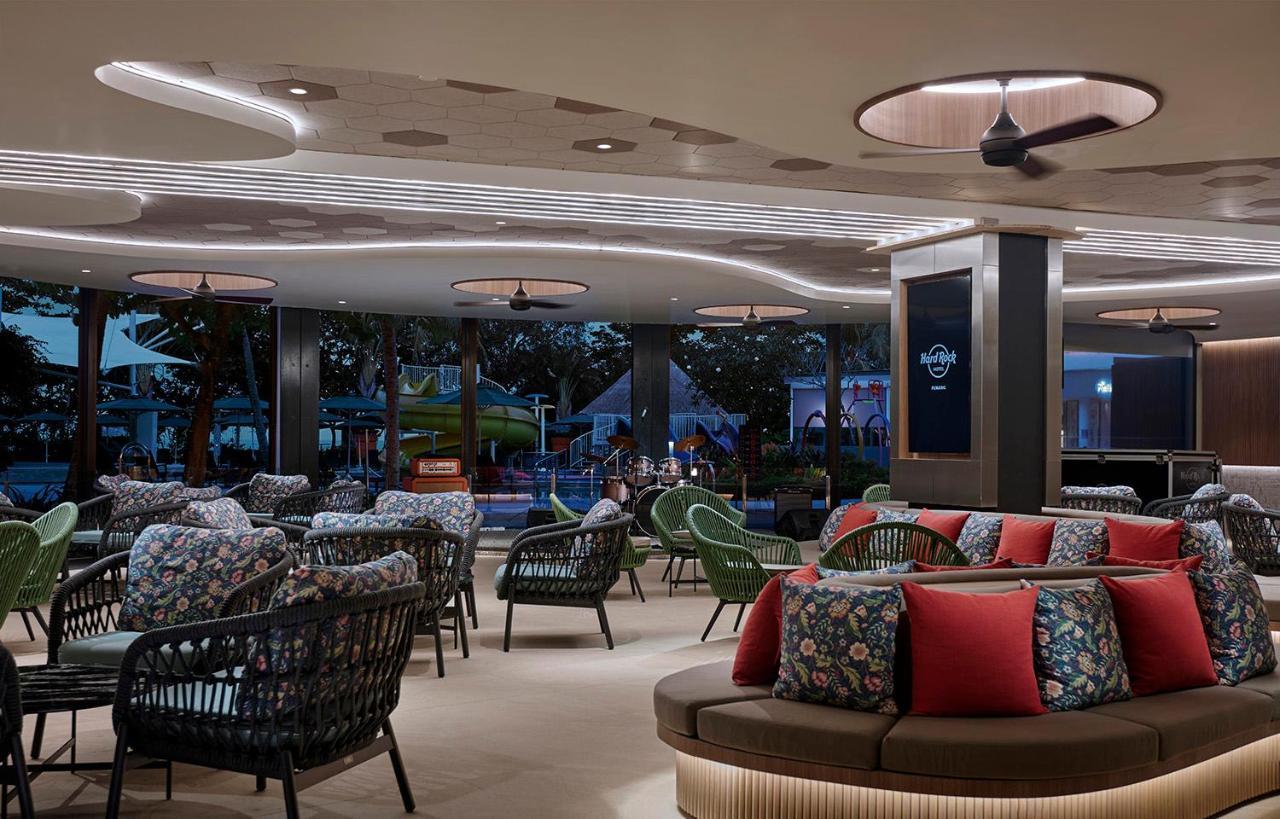 Hard Rock Hotel Penang Batu Feringgi Εξωτερικό φωτογραφία The lounge at the airport